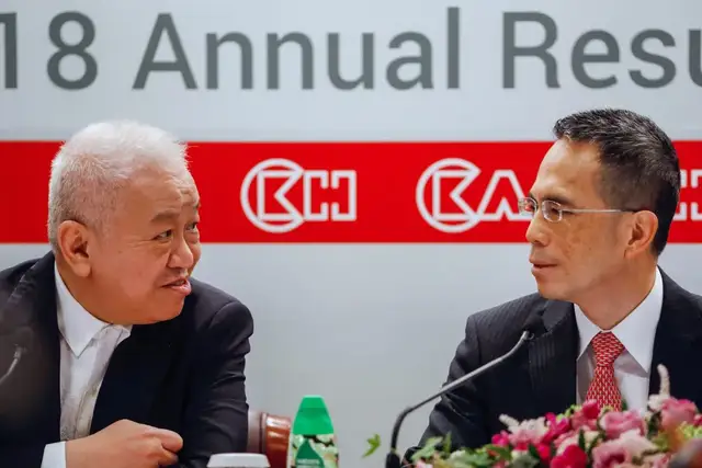霍建宁打辅助	，李嘉诚家族攒下1600亿现金